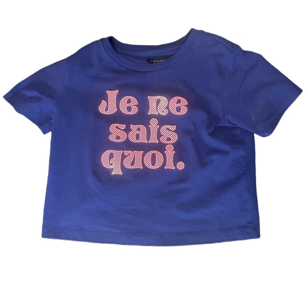 “ Je ne sais quoi “ cropped graphic tee by Tout á coup
